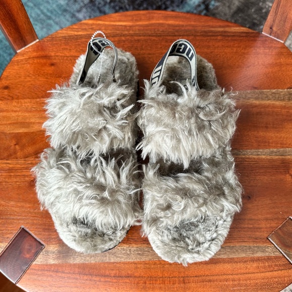 UGG Women's Fluff Sugar Burnt Olive Sandal - Picture 10 of 16